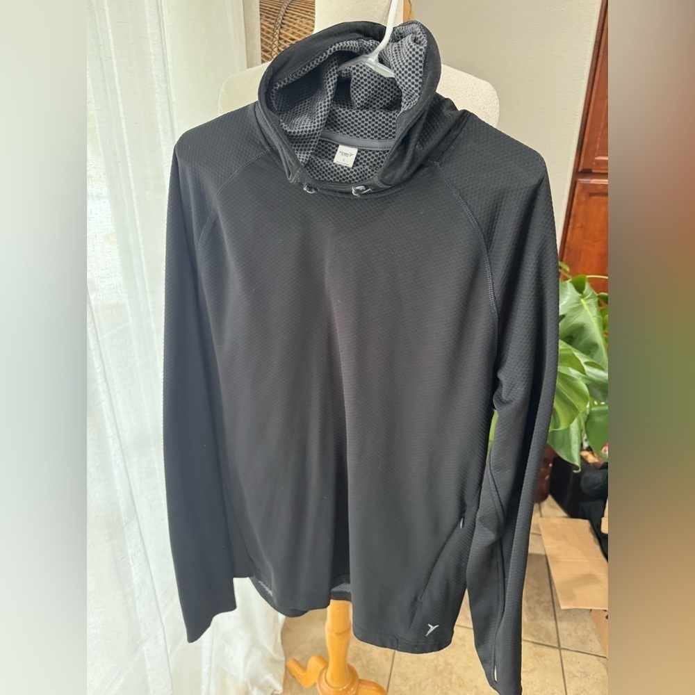 Black old‎ navy pullover